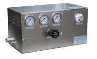 Газовый смеситель двухкомпонентный Pusher M273-25 20m3/h; обл. прим.: Углеки́слый газ,  Аргон, Азот, Кислород, Гелий, Водород; для сварки; входное давление: 7 - 10 бар; выходное давление: 0,5 - 4 бара; газовые соединения: 0.25”FNPT